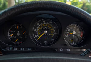 Image 16/23 of Mercedes-Benz 380 SL (1985)