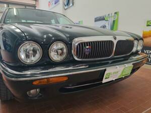 Bild 48/50 von Jaguar XJ 8 Executive (1998)