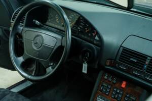 Bild 31/50 von Mercedes-Benz 400 SE (1991)