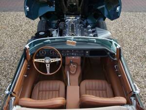 Bild 39/43 von Jaguar E-Type 4.2 (1967)