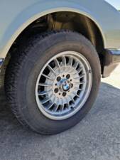 Image 18/50 de BMW 745i (1982)