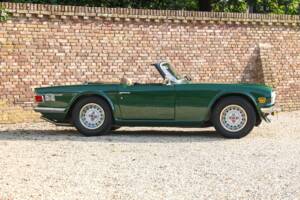 Immagine 32/50 di Triumph TR 6 (1976)