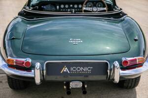Image 33/36 de Jaguar E-Type (1967)