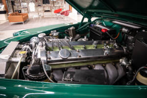 Image 29/32 of Jaguar Mk II 3.4 (1967)