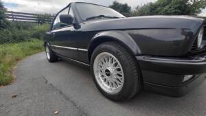 Immagine 48/53 di BMW 320i (1989)