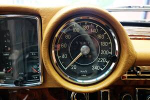 Immagine 49/79 di Mercedes-Benz 280 SE 3,5 (1970)