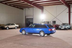 Image 32/113 of Audi S6 Plus Avant (1996)