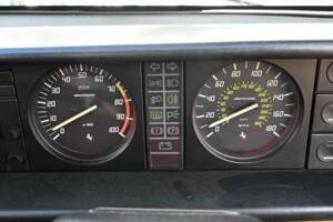 Image 43/50 of Ferrari Mondial 8 (1981)