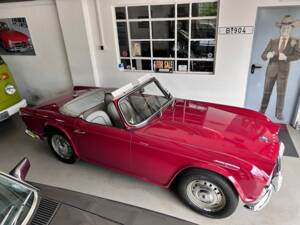 Image 7/26 of Triumph TR 4 (1965)