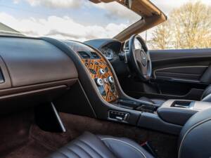 Bild 5/79 von Aston Martin DB 9 GT Volante (2017)