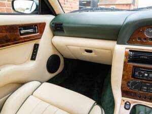 Imagen 36/50 de Aston Martin V8 Coupé (1996)
