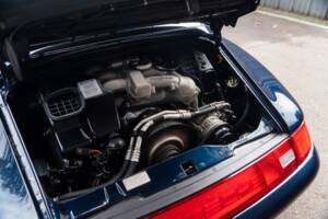 Image 20/68 of Porsche 911 Carrera (1997)