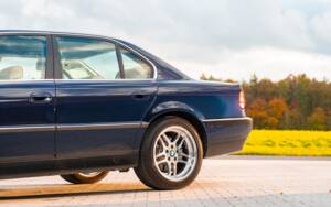 Image 7/55 of BMW 740i (1997)