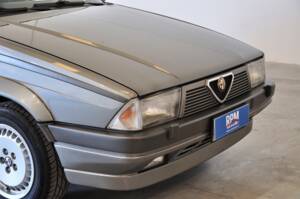 Bild 24/25 von Alfa Romeo 75 2.0 Twin Spark (1987)