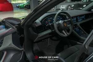 Image 14/23 de Porsche Taycan GTS Sport Turismo (2022)
