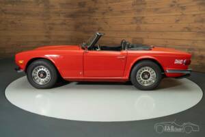 Image 6/8 of Triumph TR 6 (1972)