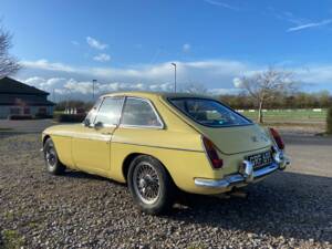 Image 6/20 of MG MGB GT (1967)
