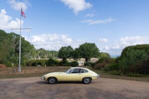Image 38/40 de Jaguar Type E 4.2 (1966)