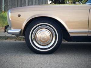 Afbeelding 6/30 van Mercedes-Benz 230 SL (1966)