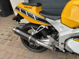 Image 18/21 of Yamaha FZR 400 (1992)