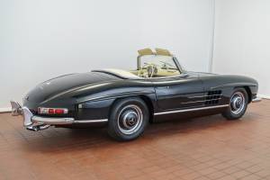 Image 2/24 of Mercedes-Benz 300 SL Roadster (1958)