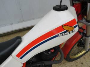 Image 11/34 of Honda TLR 200 (1983)