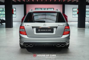 Afbeelding 8/24 van Mercedes-Benz C 63 AMG T (2010)