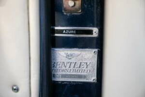 Image 27/50 of Bentley Azure Mulliner (1996)
