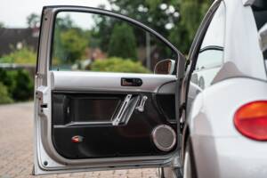 Image 22/48 of Volkswagen New Beetle RSI (2003)
