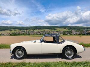 Image 4/27 of MG MGA 1500 (1958)