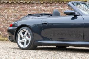 Bild 27/50 von Porsche 911 Carrera 4S (2003)
