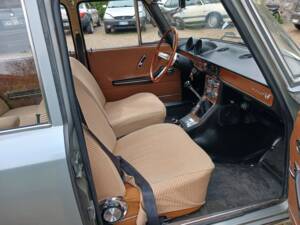 Image 11/15 of Alfa Romeo 1750 Berlina (1970)