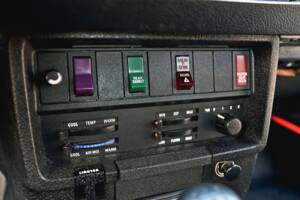 Image 25/38 de Volvo 244 DLS (1977)