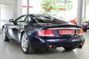 Immagine 3/15 di Aston Martin V12 Vanquish (2004)