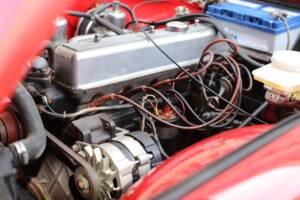 Image 24/49 of Triumph TR 6 (1976)