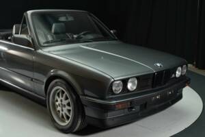 Afbeelding 3/8 van BMW 320i (1989)