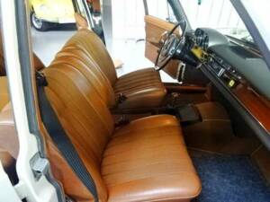 Image 8/34 of Mercedes-Benz 280 SE (1971)
