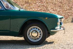 Bild 13/50 von Alfa Romeo Giulia 1300 GT Junior (1972)