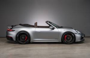 Image 5/31 de Porsche 911 Carrera 4 GTS (2024)