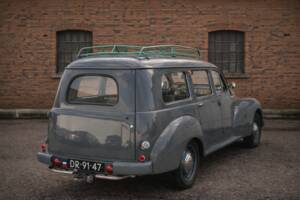 Image 2/28 de Peugeot 203 Familiale (1953)