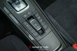 Bild 23/25 von Porsche 911 Carrera GTS (2017)