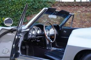 Immagine 34/50 di Chevrolet Corvette Sting Ray Convertible (1964)
