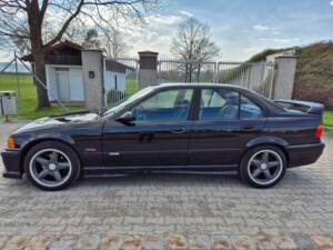 Image 7/49 of BMW 318is "Class II" (1994)