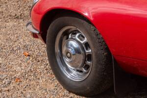 Image 10/50 de Jaguar Type E V12 (2+2) (1973)