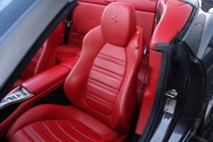 Image 16/50 of Ferrari California (2009)