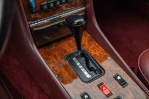 Afbeelding 39/50 van Mercedes-Benz 560 SL (1986)