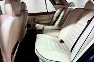 Image 17/24 of Bentley Turbo R (1989)