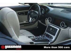 Image 9/15 de Mercedes-Benz SLS AMG Roadster (2012)