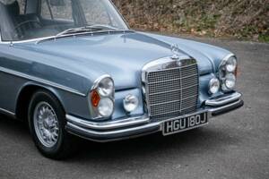Image 7/32 of Mercedes-Benz 300 SEL 6.3 (1971)
