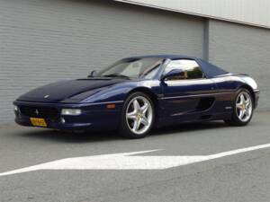 Afbeelding 2/100 van Ferrari F 355 Spider (1997)
